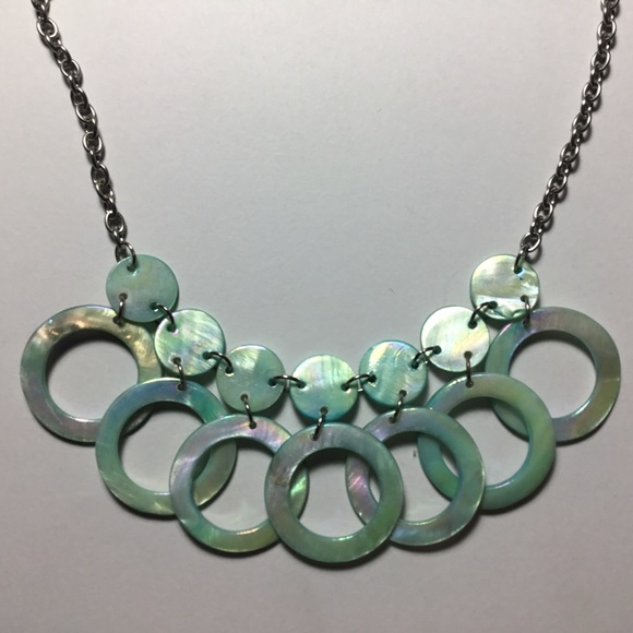 Blue and green necklaces - Picture 2 of 4